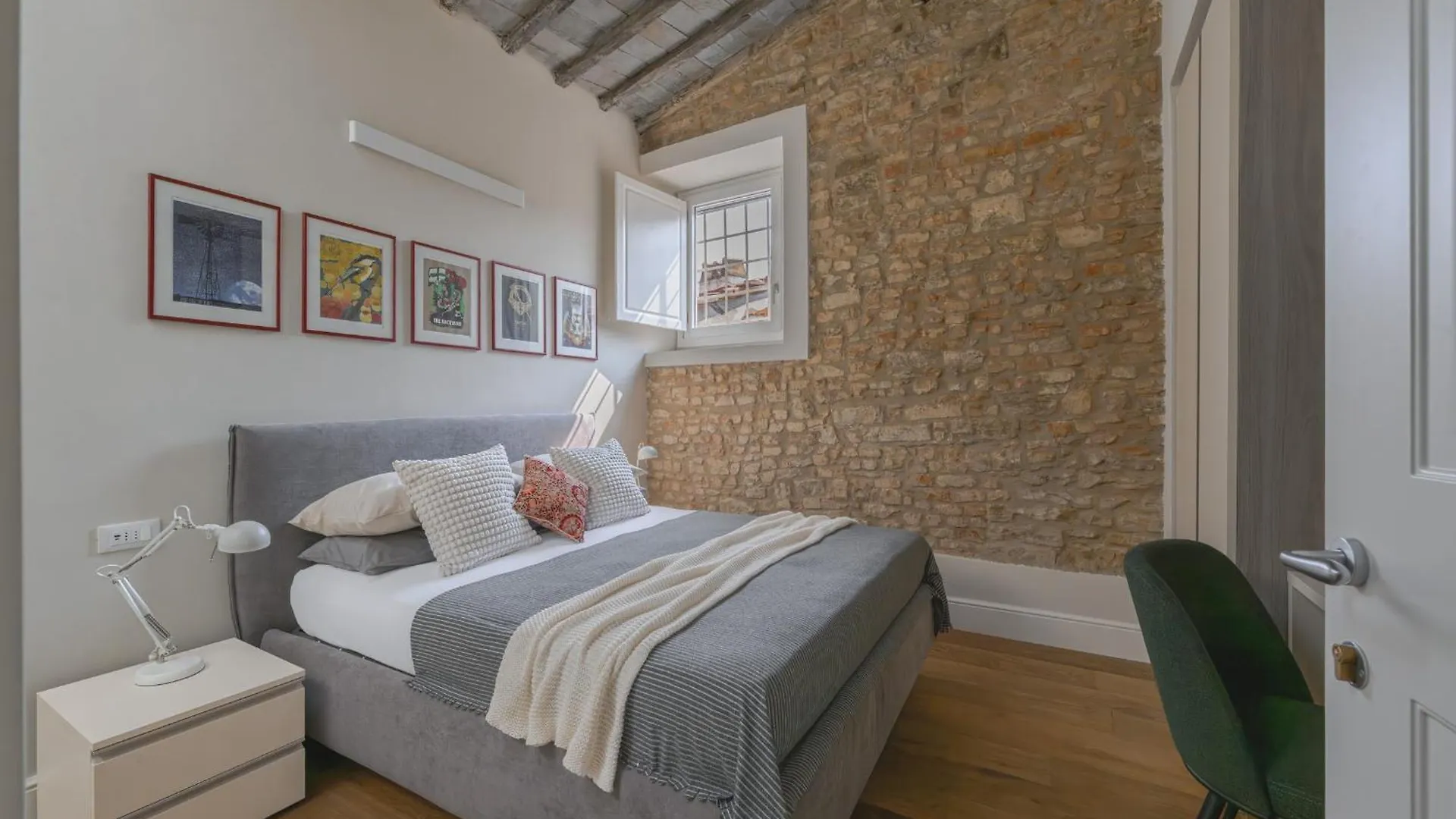 Il Parione Luxury Apartment With View, Florence Italie