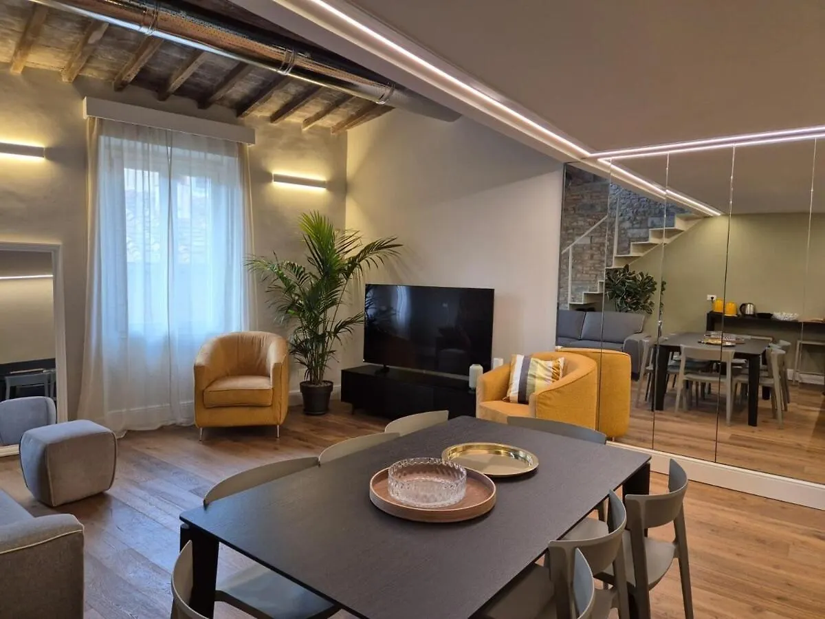 Il Parione Luxury Apartment With View, Firenze